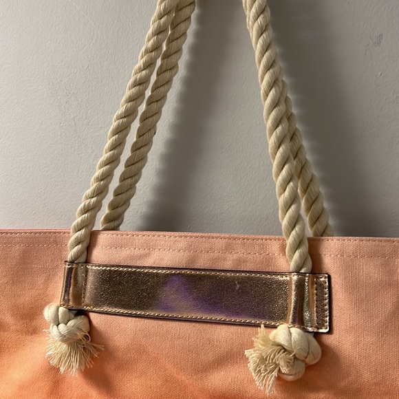 VS Weekender Bag NWT - Picture 5 of 6